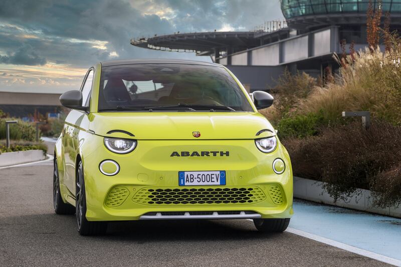 Abarth 500e, la nuova era dello Scorpione 1