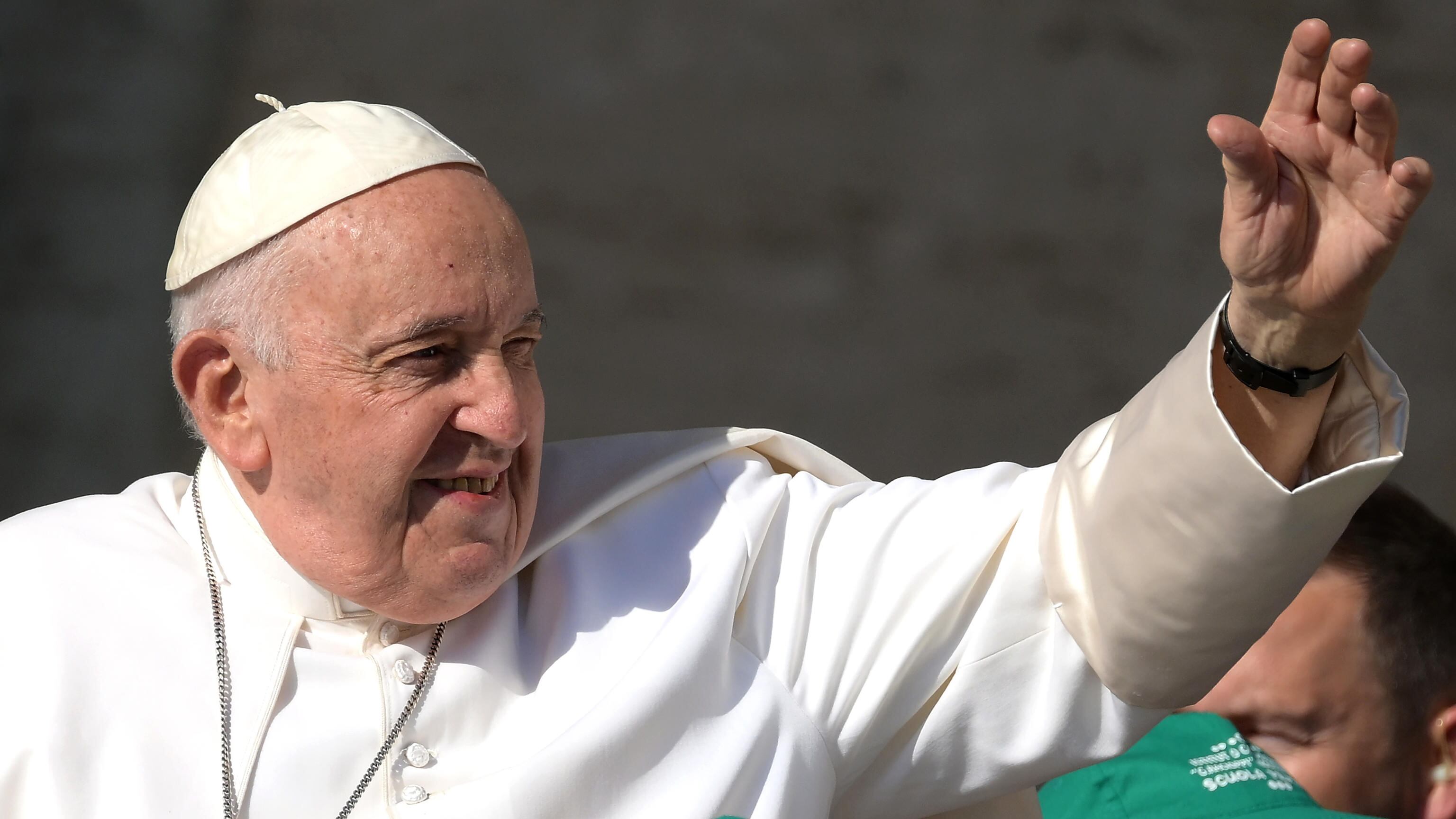"Sono vivo". Cos'ha e come sta Papa Francesco