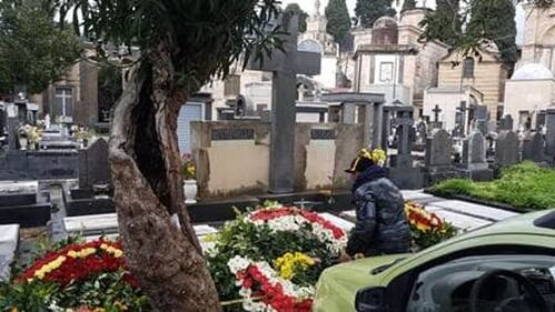 Così i pregiudicati col reddito di cittadinanza rubavano i fiori al cimitero 2