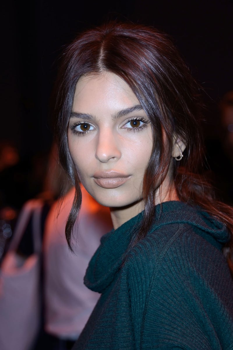 Emily Ratajkowski topless su Instagram 29