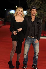 Paola Barale e Raz Degan, le foto della coppia 21