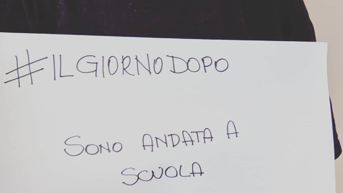 "Il giorno dopo andai a scuola". La lezione di Eva a Beppe Grillo