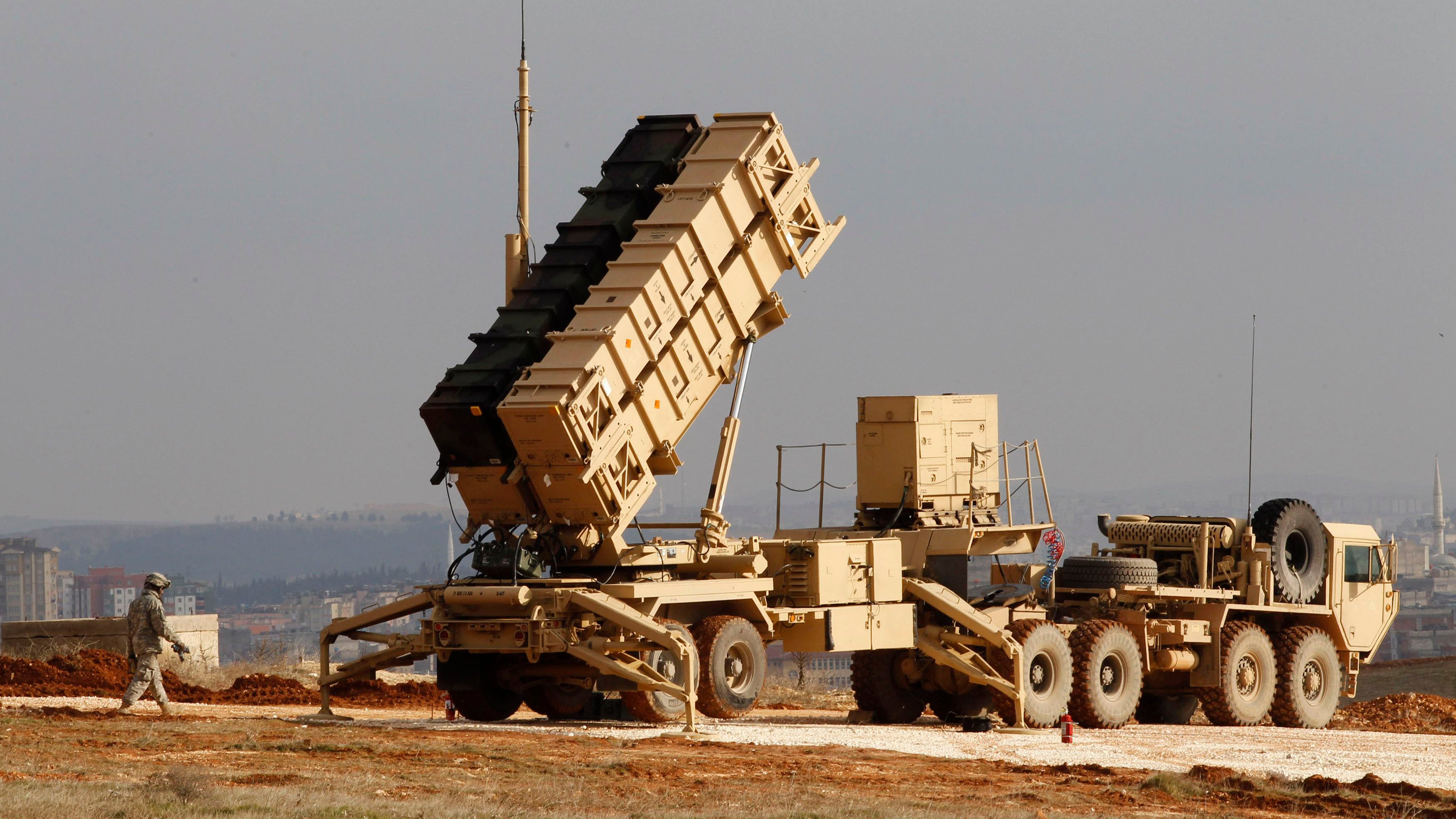 Israele abbatte un caccia siriano nei pressi del Golan