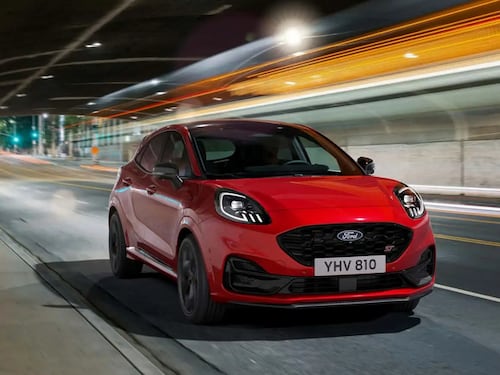 Ford Puma 2024, con il restyling arriva anche la versione 100% elettrica