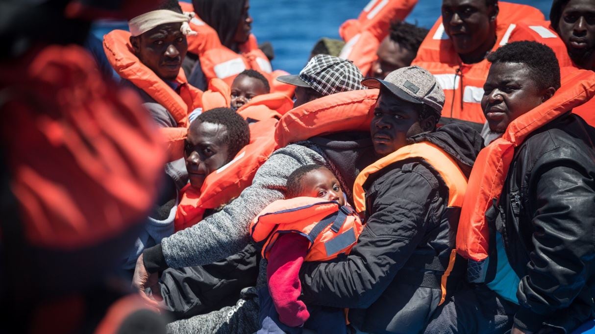 Sea Eye vuole lo scontro: "Salvini non ci intimidisce". E punta verso Lampedusa