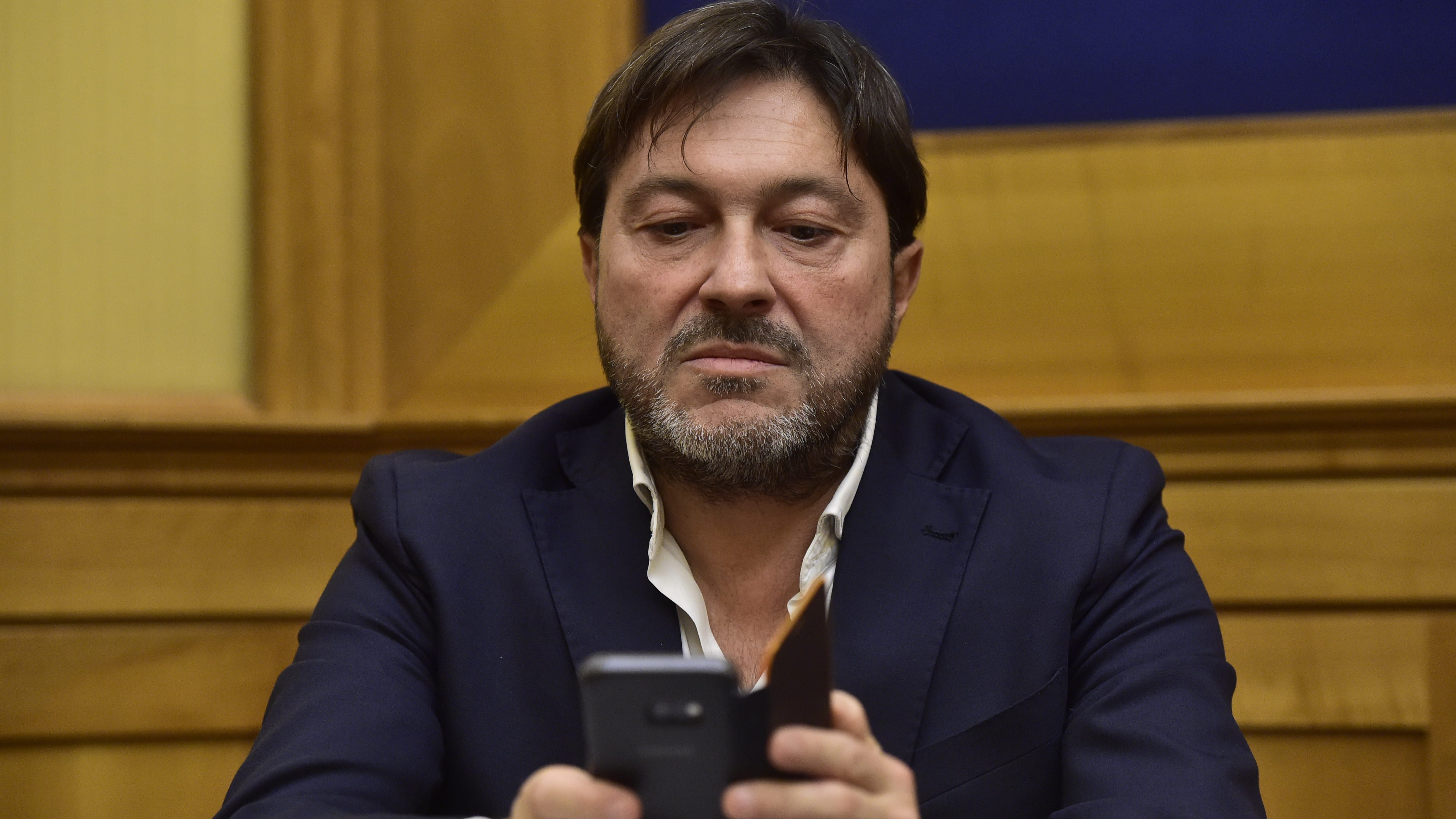 Ranucci ora nega la sua stessa autobiografia: "Mai avuto rapporti con stagiste"