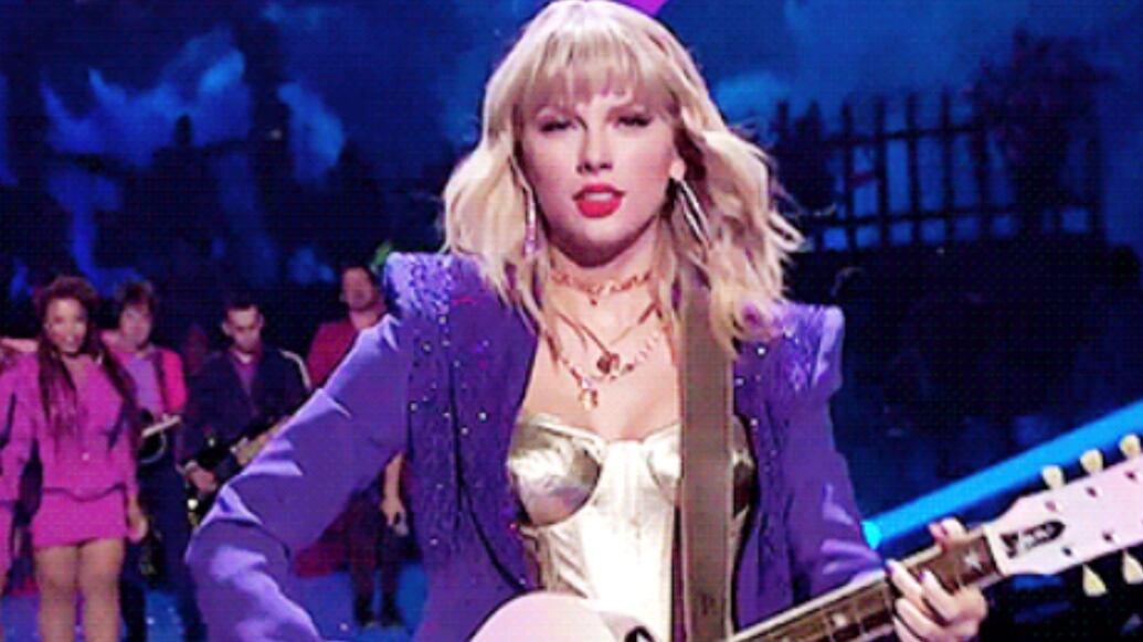Taylor Swift dona 3000 dollari a una fan bisognosa
