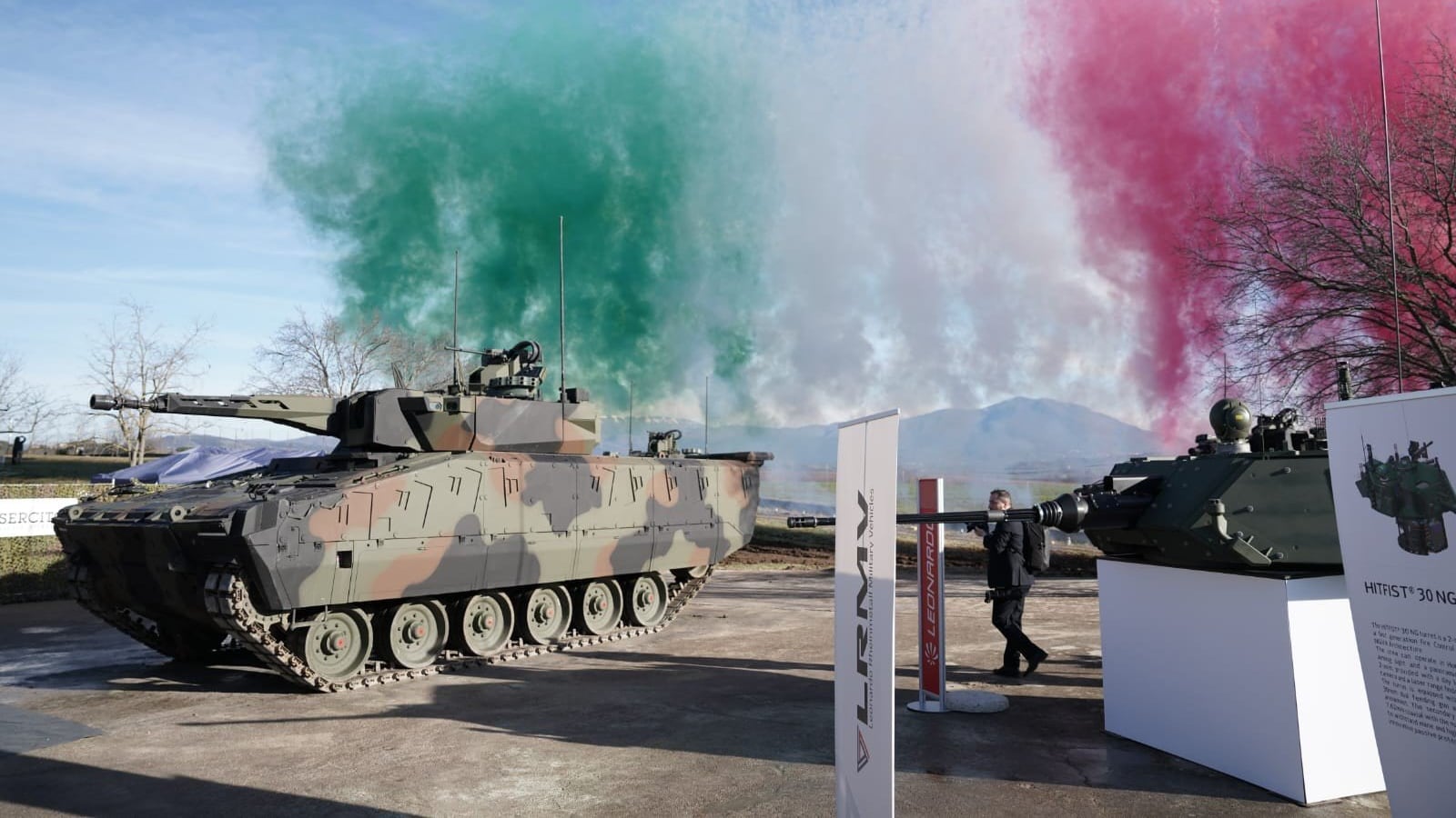 Partito il programma A2CS: l'Esercito Italiano riceve i primi cingolati per la fanteria Lynx