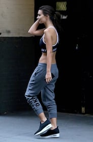 Emily Ratajkowski, topless e corpo nudo 27