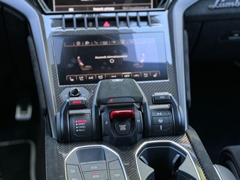Lamborghini Urus Performante: guarda la gallery del super SUV da 666 CV 18