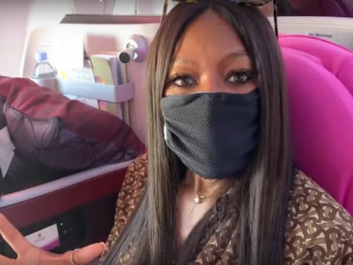 Naomi Campbell: "Il mio rito magico per sopravvivere al coronavirus"