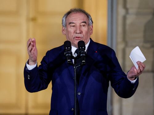 La Francia ha un nuovo governo: la scelta di Bayrou. Tutti i ministri