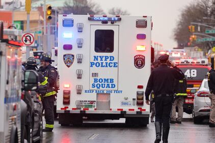 Spari, sangue e paura nella metro di New York 2