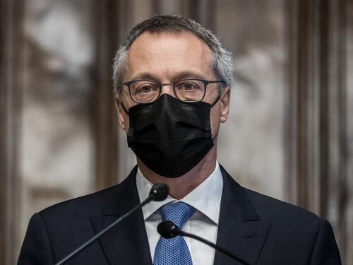 I diktat opposti di Confindustria e sindacati. Fi: "I dem non cacciano nessuno dal governo"