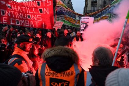 Sesto giorno consecutivo di scioperi in Francia contri la riforma pensionistica voluta da Macron 10