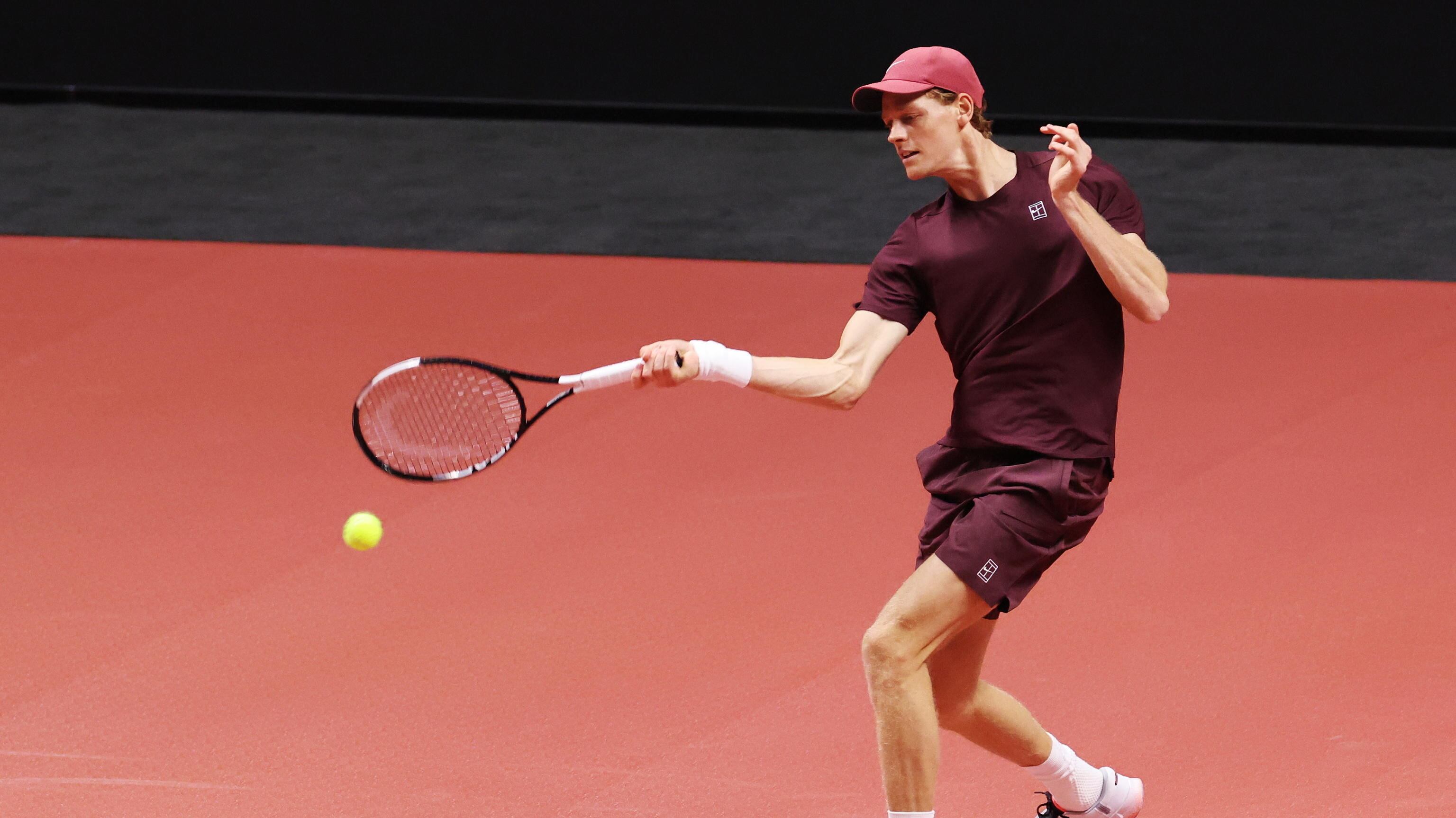 Atp Doha, sinfonia Sinner: l’azzurro vince in due set contro Popyrin e approda ai quarti