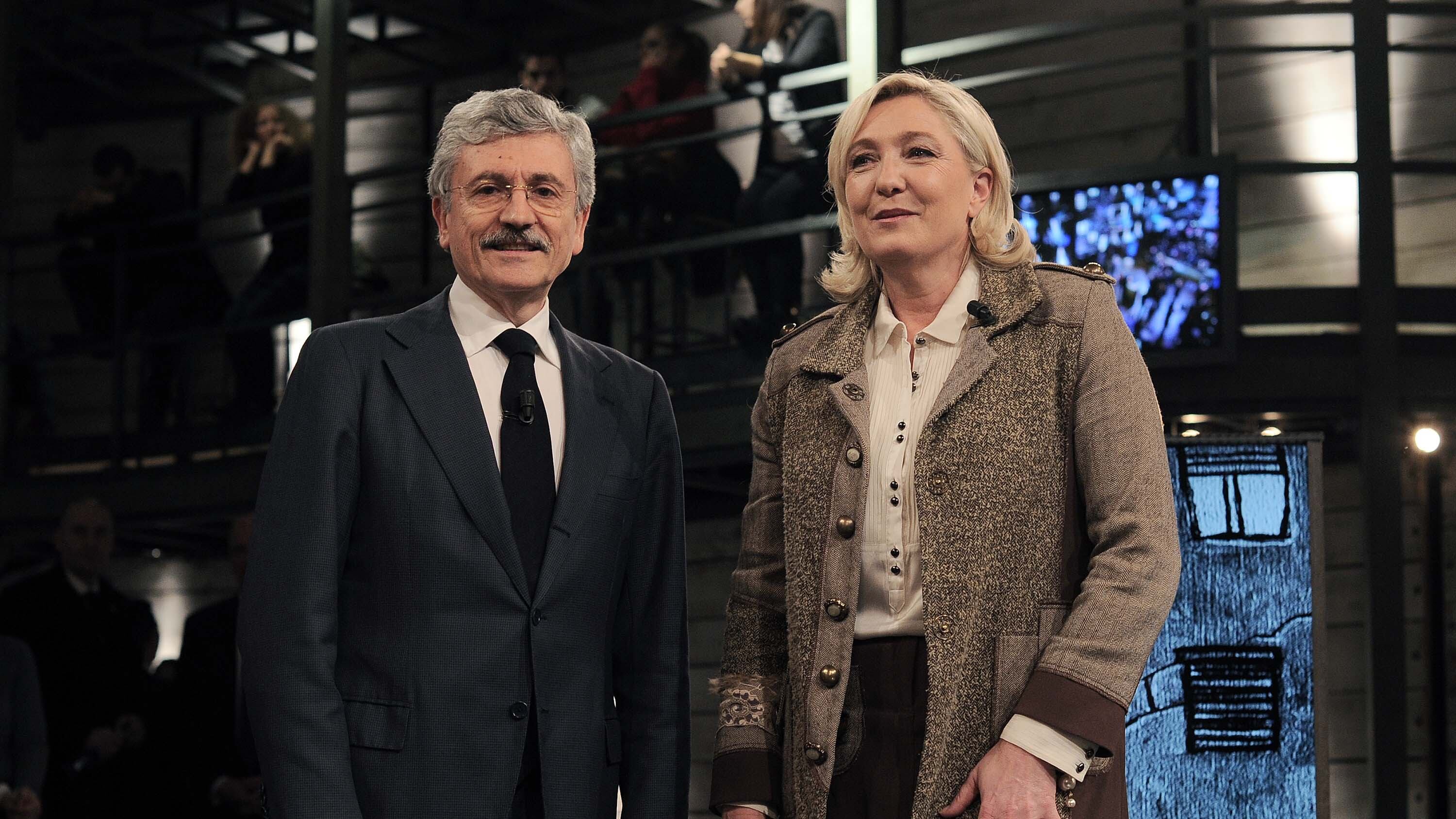 Scontro Le Pen-D'Alema a colpi di "comunista"
