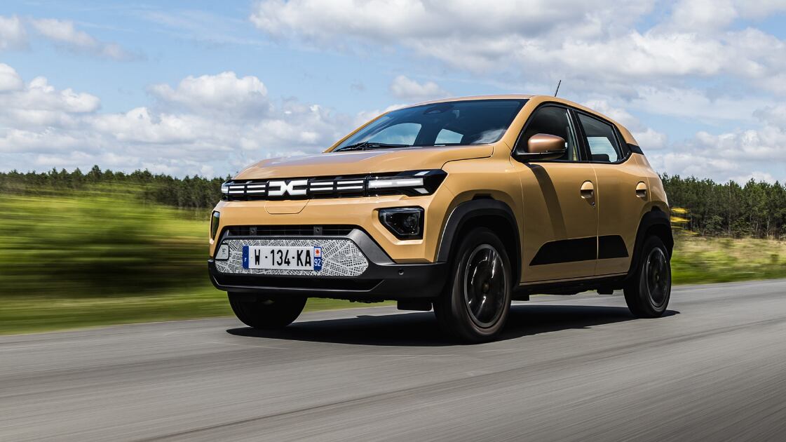 Dacia Spring 2025, alla guida della citycar elettrica