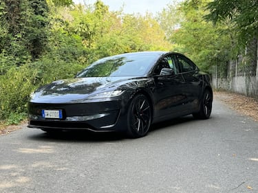 Tesla Model 3 Performance 2024: guarda la gallery della super berlina elettrica 1