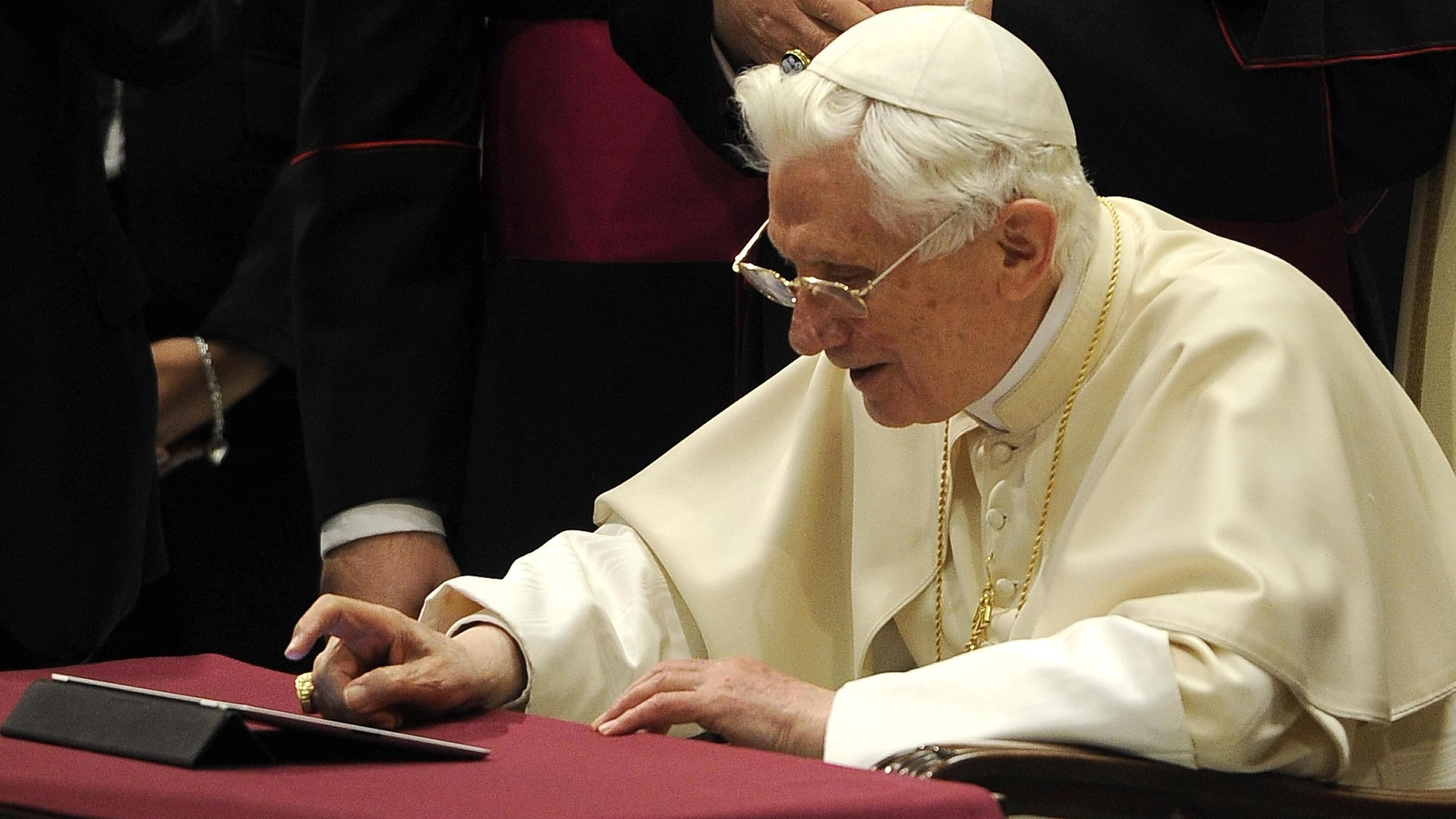 Ora il Papa twitta per la vita E contro la politica di Obama