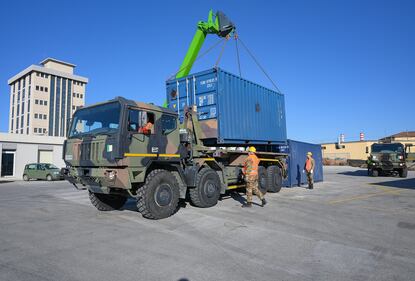 50 tonnellate di beni di prima necessità per Gaza. L'iniziativa del Ministero della Difesa 7