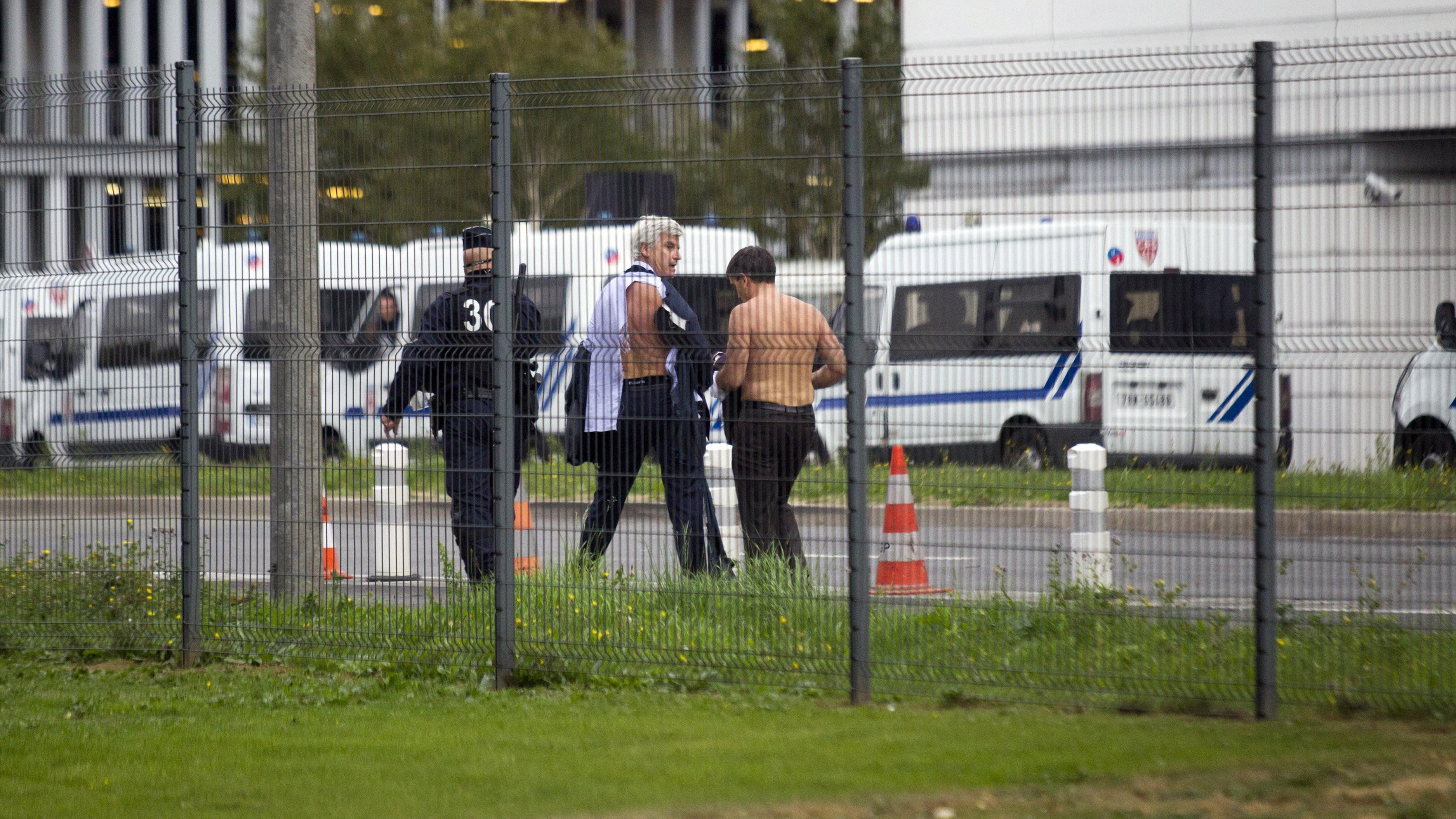 Aggressione dirigente Air France, arrestati 5 sindacalisti
