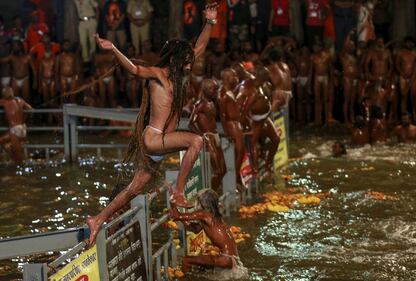 I colori della festa indiana del Kumbh Mela 19