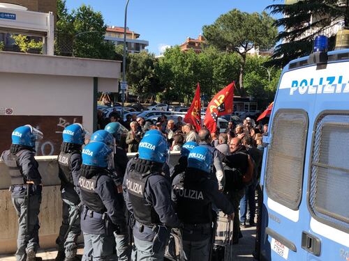 I nomadi tornano a Casal Bruciato, tensione tra CasaPound e antifascisti