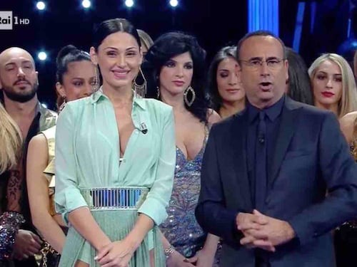 I migliori anni, Anna Tatangelo risponde al pubblico: "Nessun chirurgo, polemica ridicola"