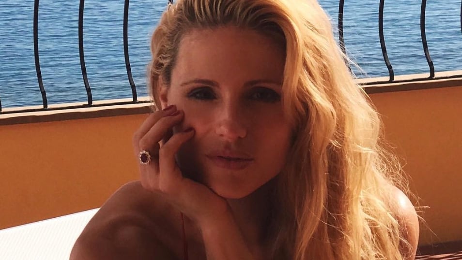Michelle Hunziker nella bufera. I fan: "Non cercare di essere come noi"