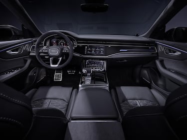Nuova Audi RS Q8 2024, guarda tutte le immagini 4