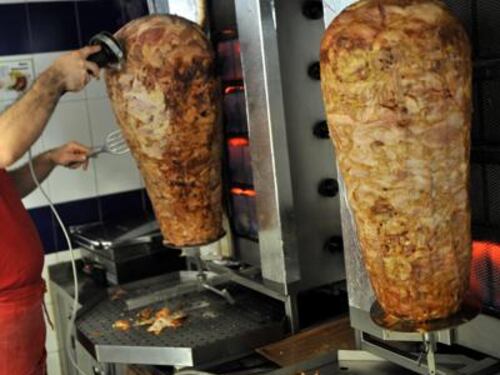 Un miliardo di kebab ogni anno: così i tedeschi si sono "convertiti" al döner