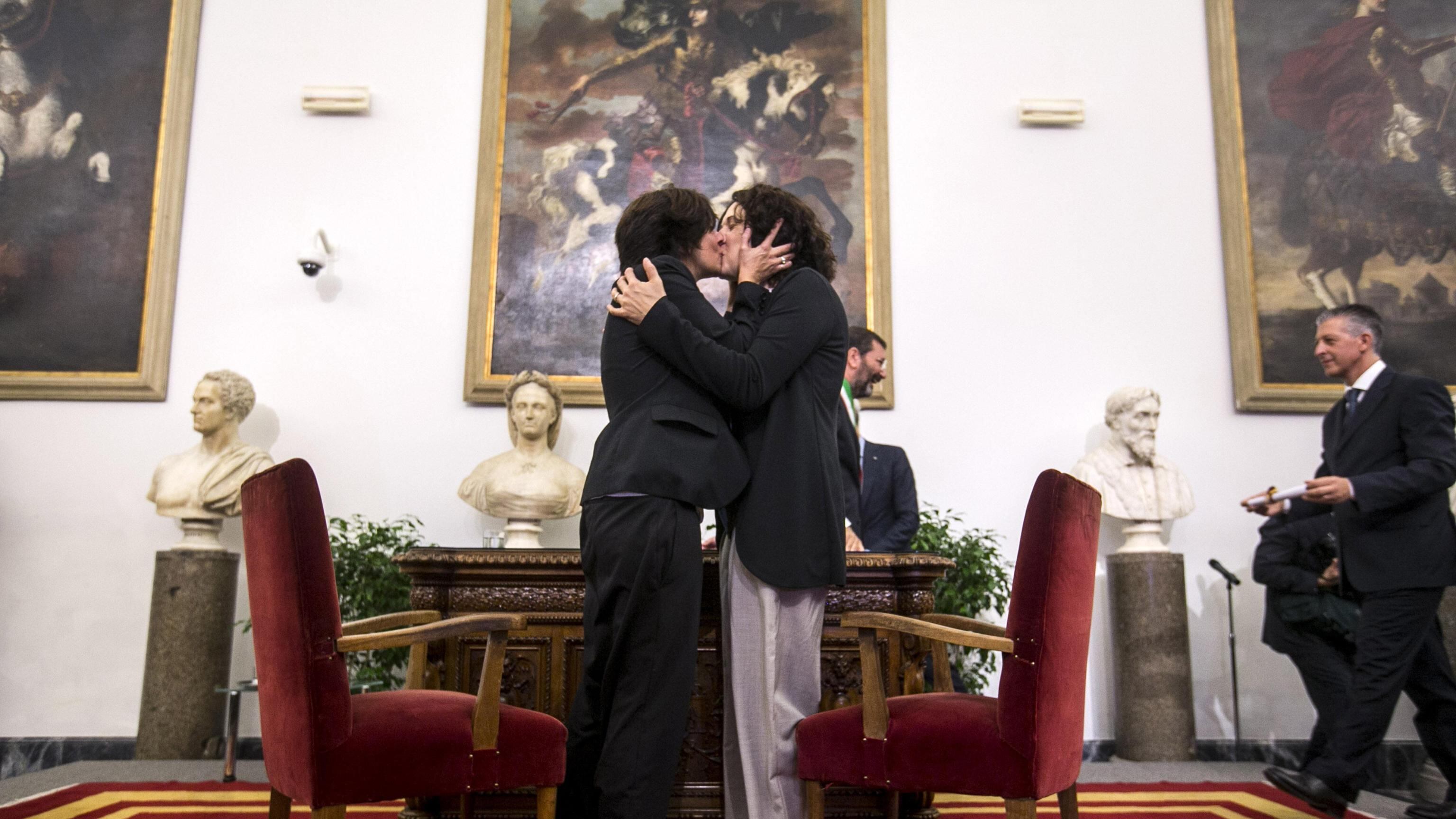 Milano, assessore boccia rassegna di teatro gay: "Strumentalizza i bimbi"