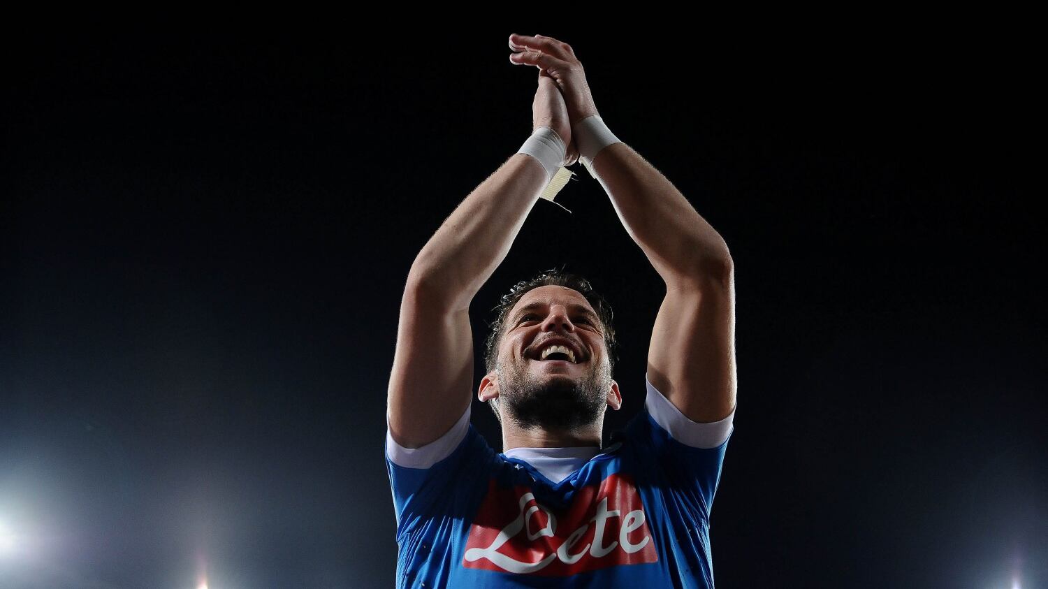 Gabbiadini-Mertens: è uno show. Napoli travolge Bologna 6-0
