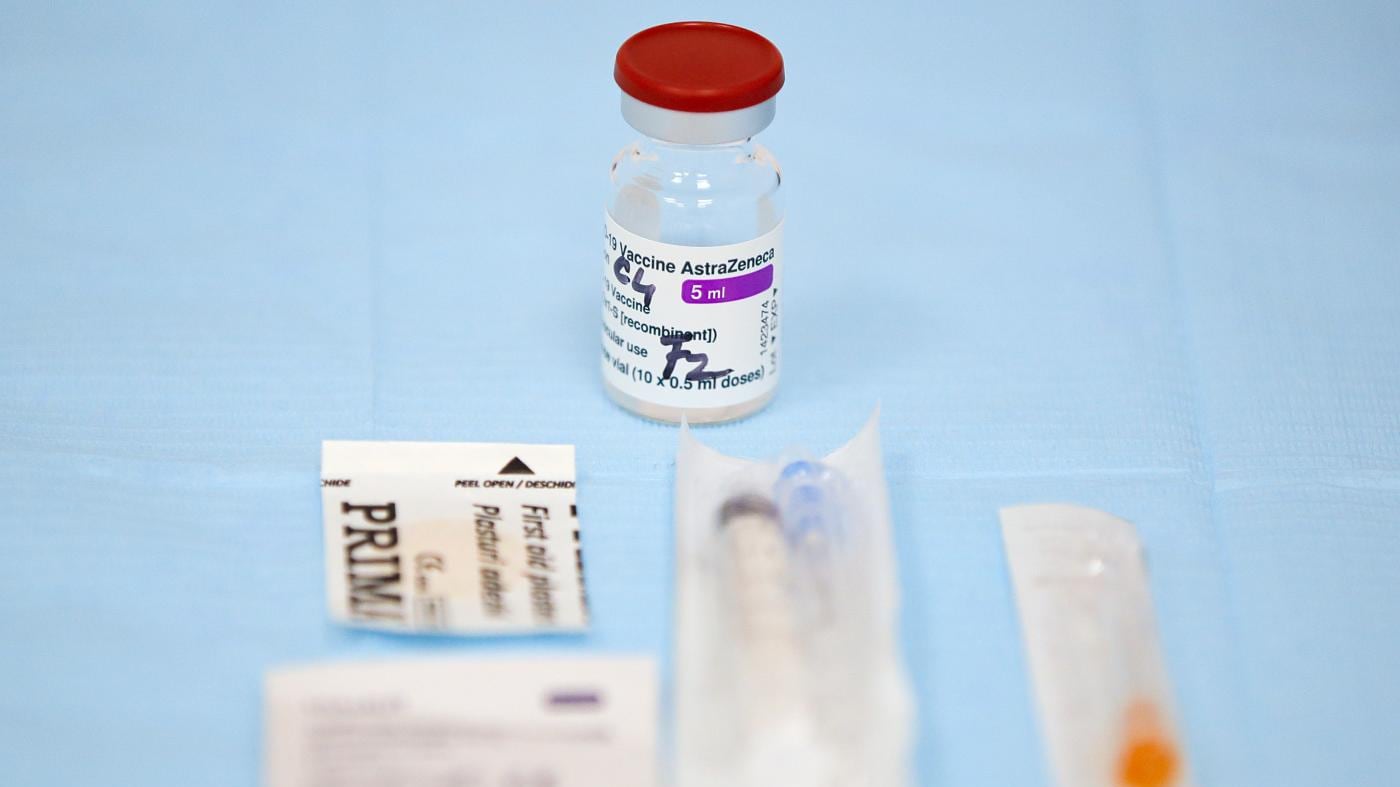 La "fine" di AstraZeneca: cosa accadrà con le dosi