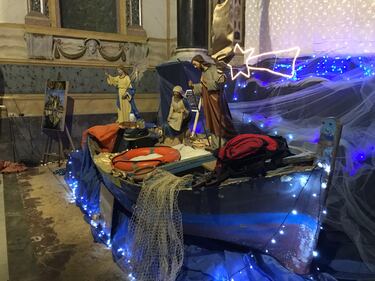 Palermo, il presepe sul barcone 4