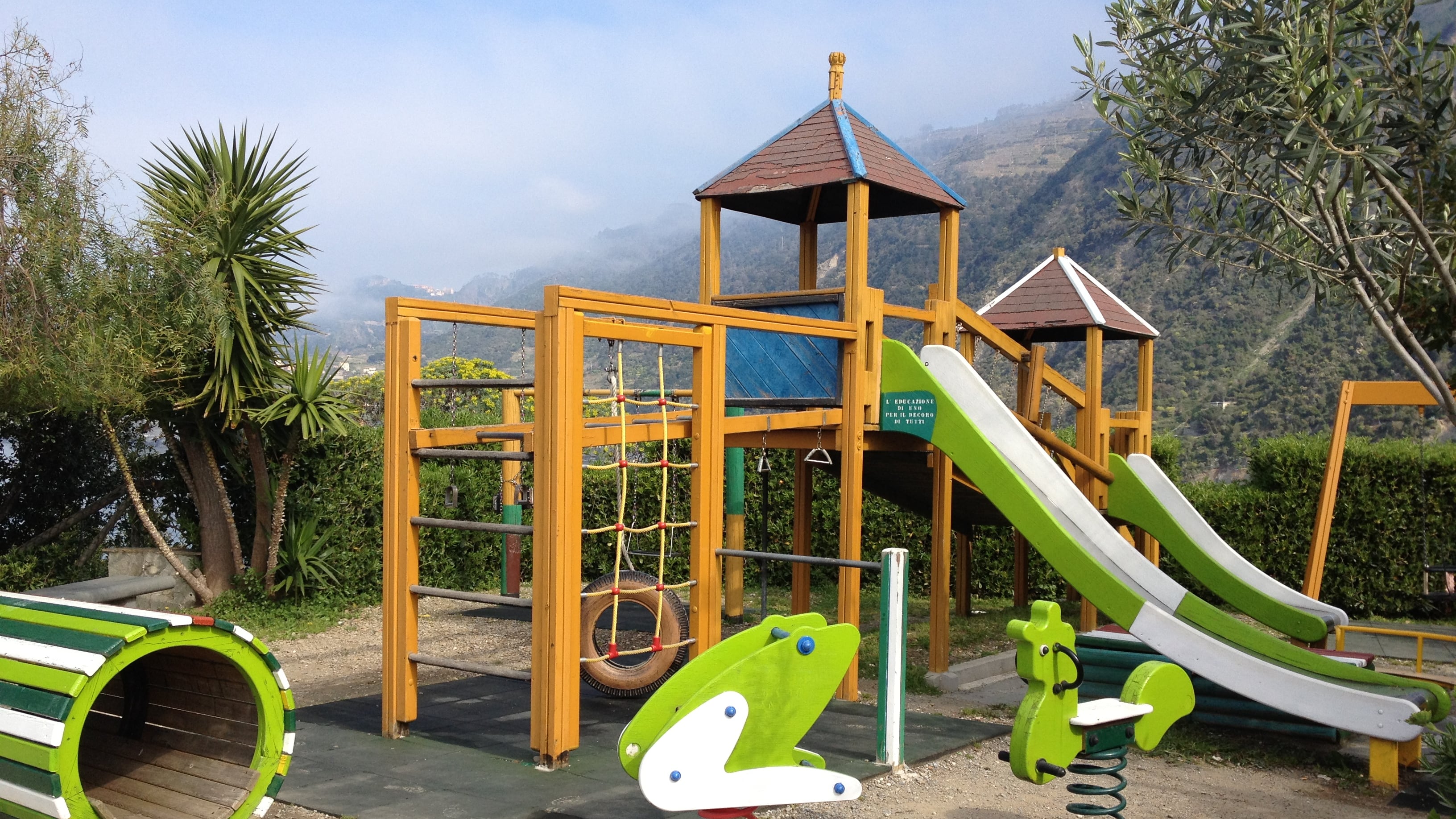 Fa il volontario al parco. E il sindaco viene multato