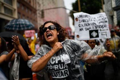 Brasile, protesta degli studenti contro i tagli all'università 9
