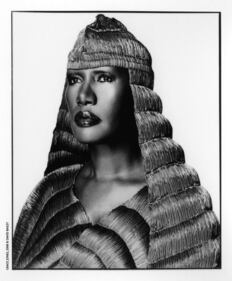 Stelle, stelline e bellezza: ecco gli scatti di David Bailey 11