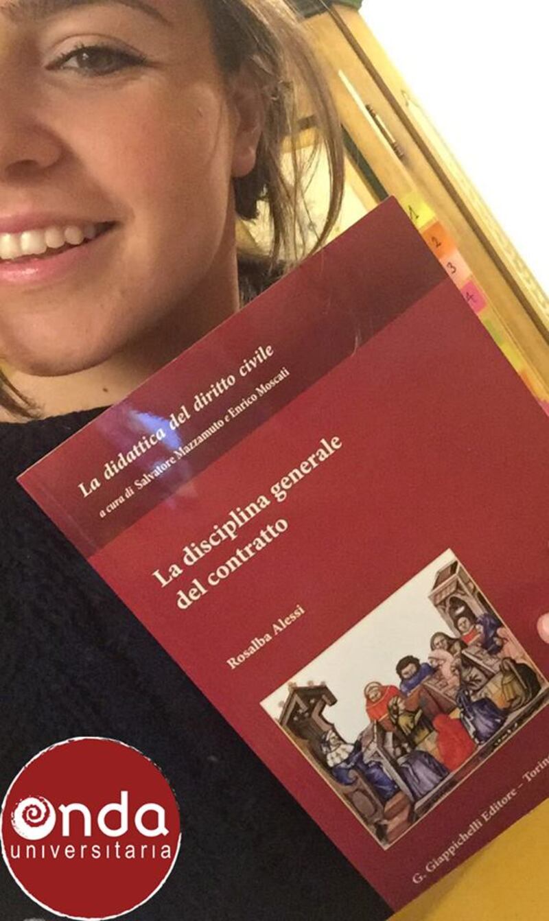 Palermo, le studentesse universitarie: "Escilo il manuale" 6