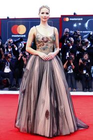 Jennifer Lawrence come una principessa a Venezia 4