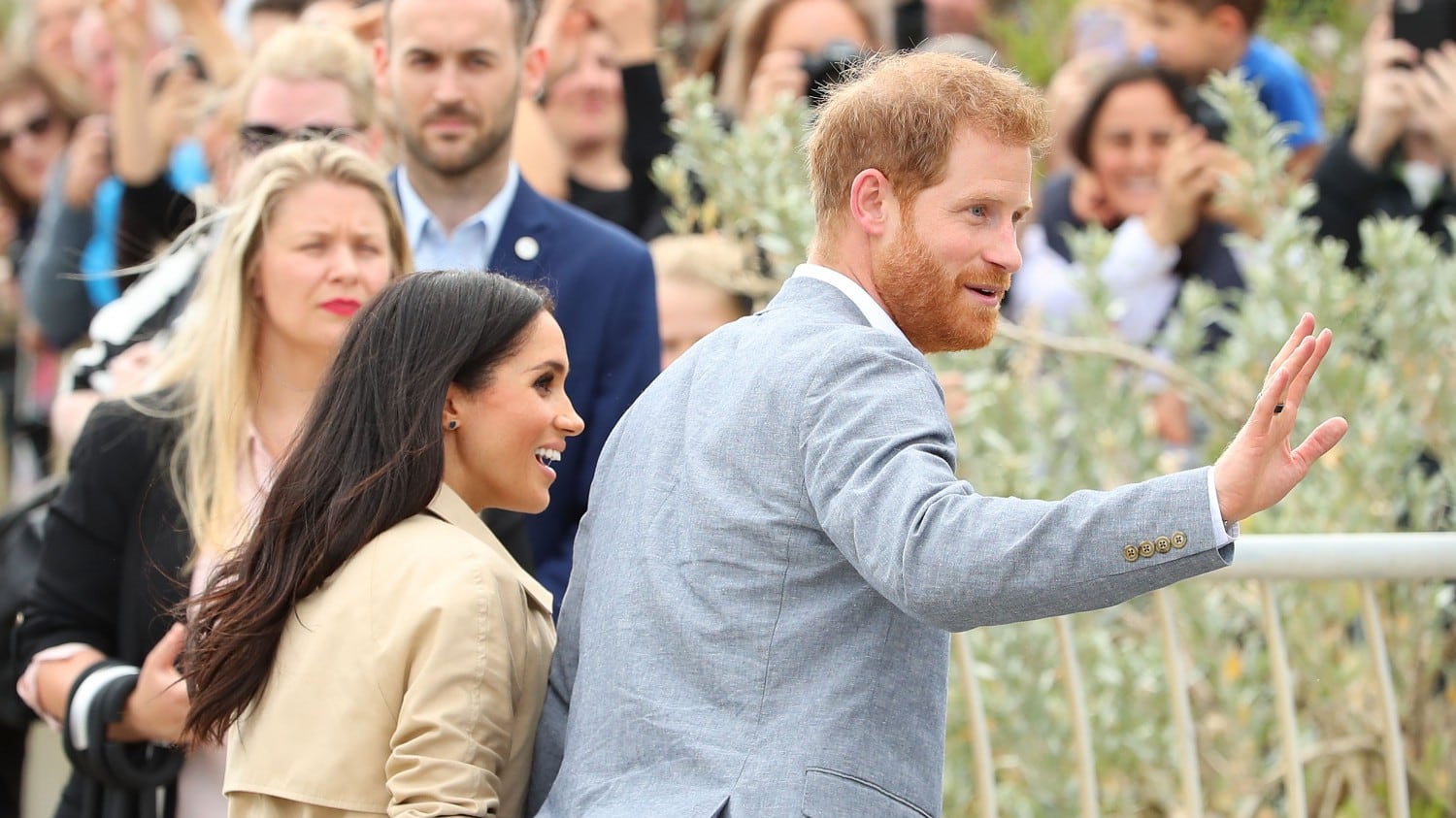 Principe Harry: è mistero per l'anello nero al dito