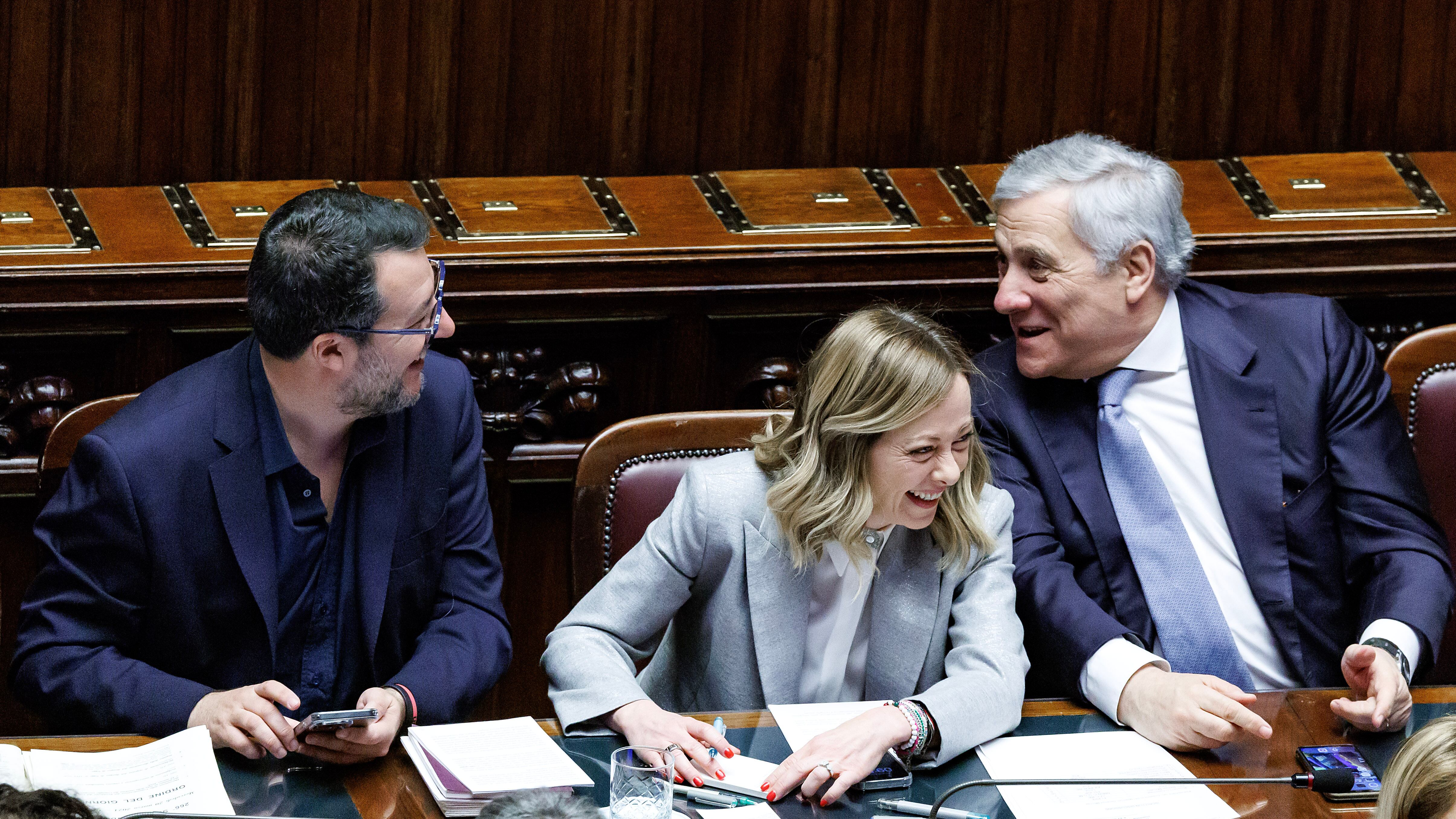 "Giù le tasse, su le pensioni, taglio del cuneo fiscale". Il piano del governo per la manovra