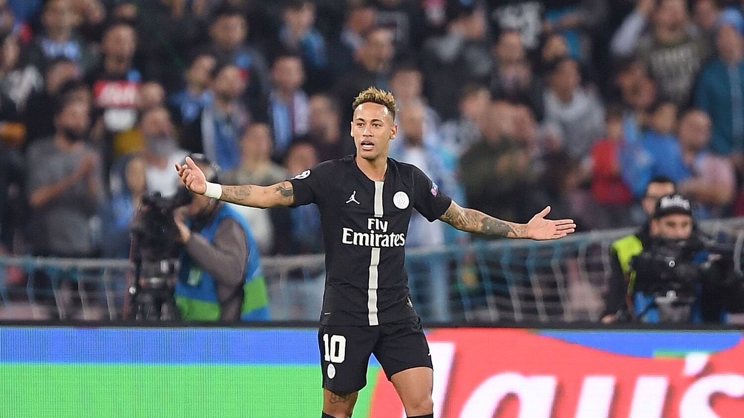 Neymar, flirt con la cantante Anitta? Lei: "Non è successo niente tra di noi"