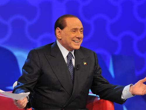 Berlusconi: "Grillo è un sanguinario. E io resto in campo"