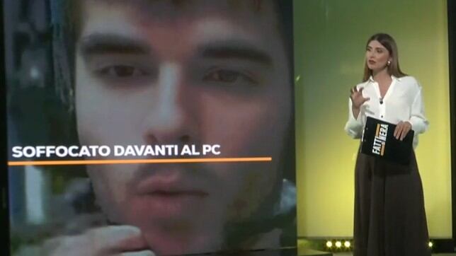 Dal content creator al “puppy player”: cos’è successo al ragazzo morto davanti al computer?