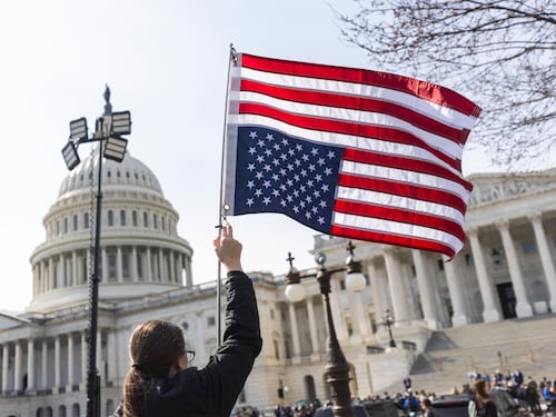 Democratici in caduta libera. Il sondaggio choc: cosa c’è dietro