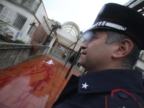 Agguato a Scampia, ucciso nel cortile di una scuola materna