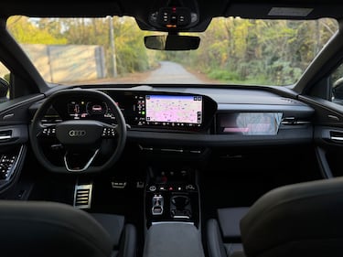 Audi Q6 e-tron, la gallery del nuovo SUV elettrico divertente alla guida 18