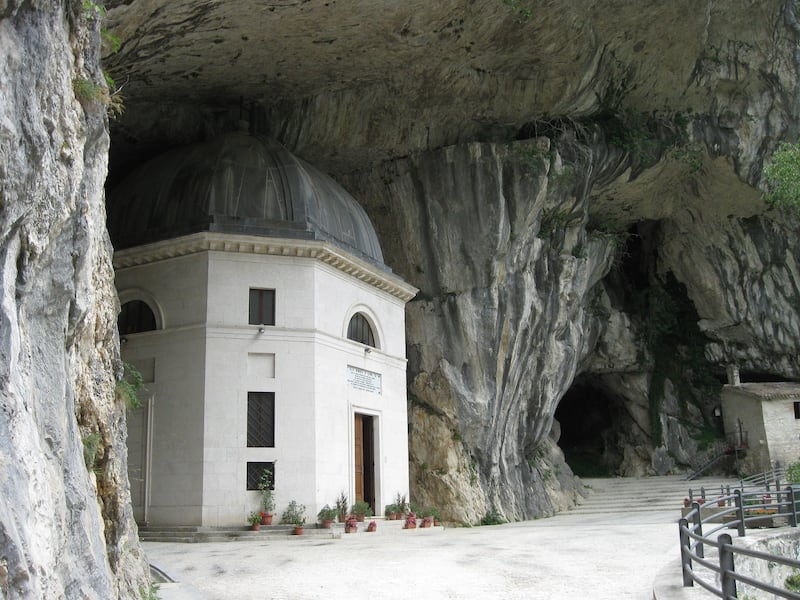 Tempio del Valadier Genga